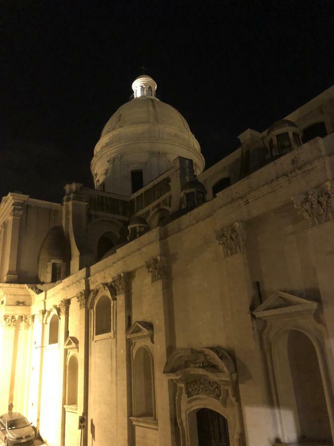Happy Holidays Noto Buitenkant foto
