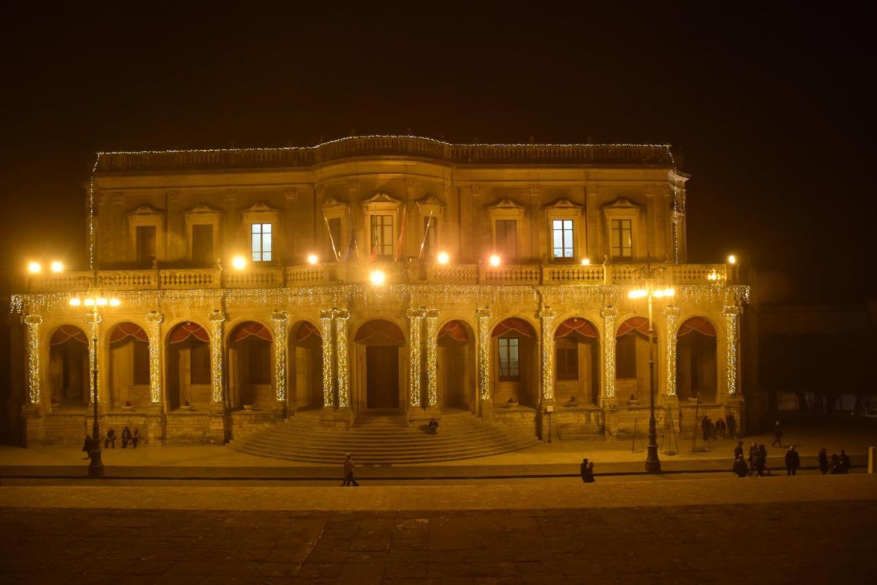 Happy Holidays Noto Buitenkant foto